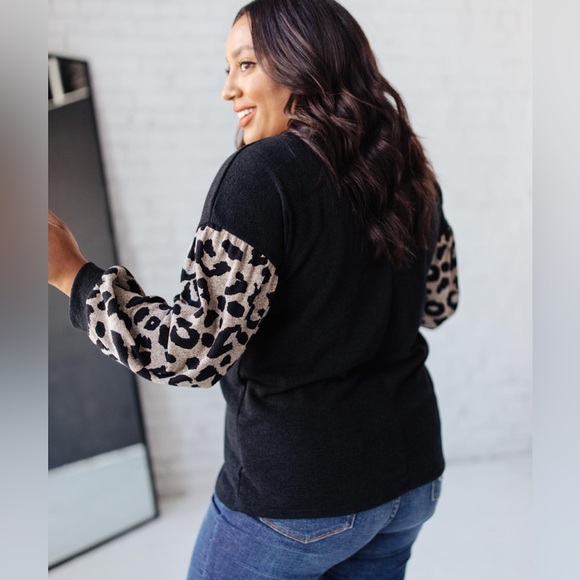 💥 BOGO 💥 NEW | 143 Story | Black Leopard | Criss Cross Neck | Sweater | Large - Picture 7 of 7